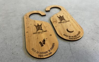 Accroche porte sur mesure pour hôtels